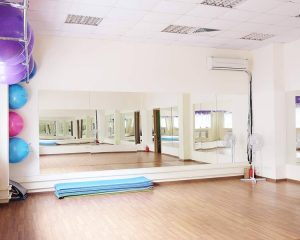 commercial mirrors img